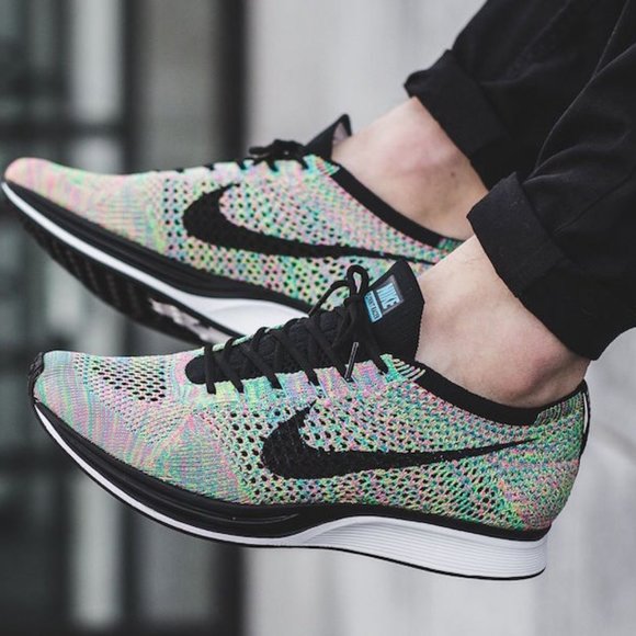 flyknit racer running